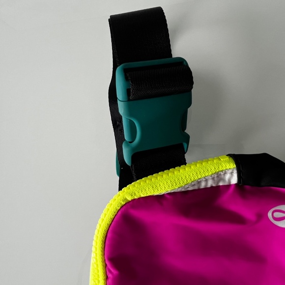 Lululemon Belt Bag - Picture 4 of 7